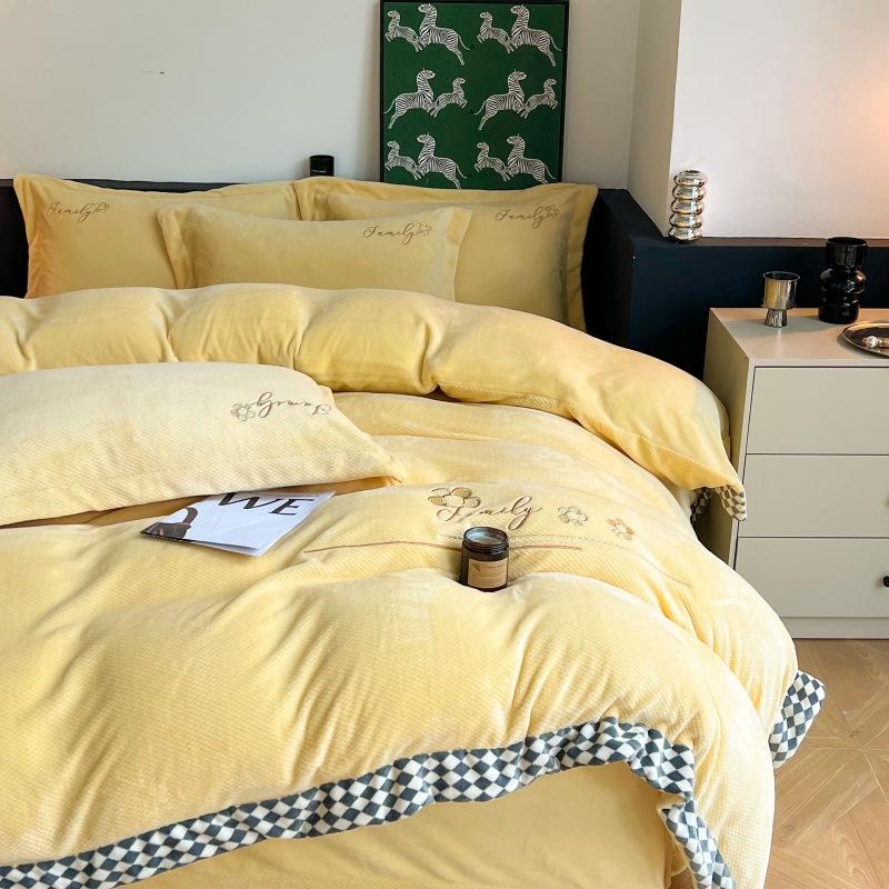 Jacquard Milk Velvet 4-Piece Winter Thickened Coral Velvet Quilt Cover