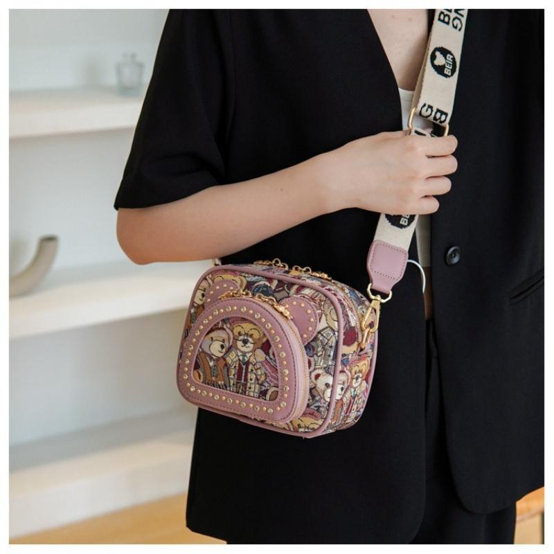 BEIBAOBAO New Canvas Embroidered Small Square Bag Cute Cartoon Small Bear One Shoulder Bags Fashionable Exquisite Design Rivet Women's Messenger Bag