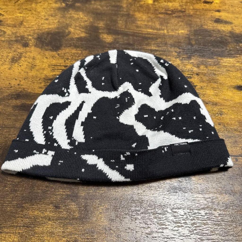 Used Arc'teryx Lightweight Grotto Toque