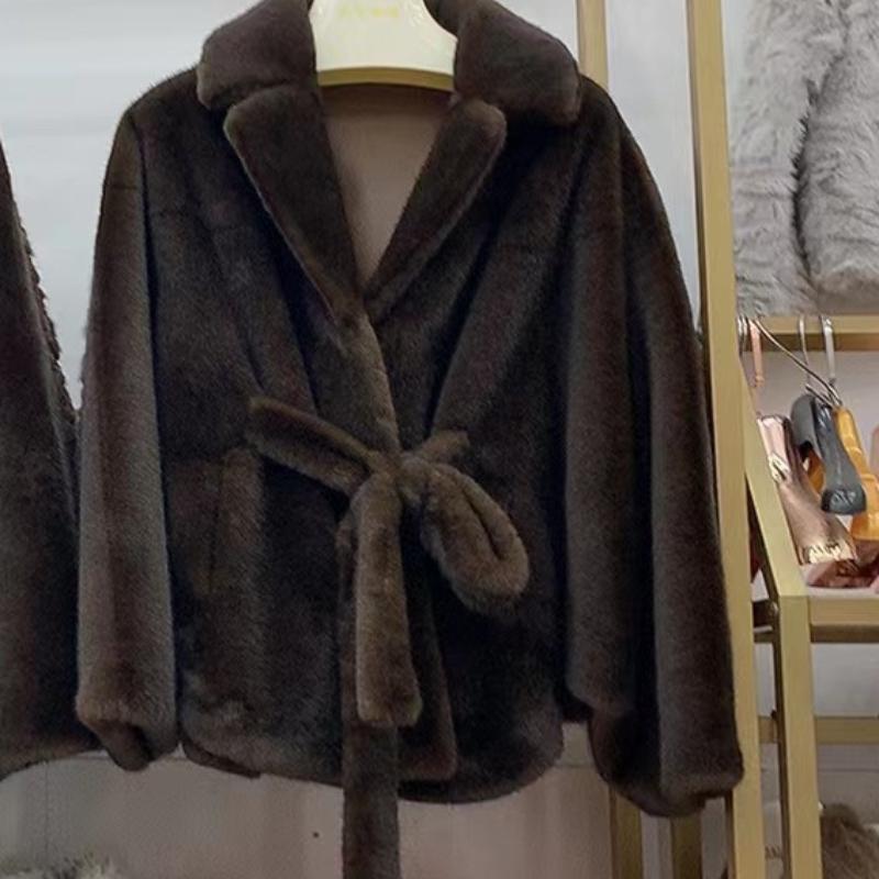 

Autumn and Winter New Bat Sleeve Coat Imitation Fox Hair Fashion Women s Wear Imitation Fur Coat Women One size fits all