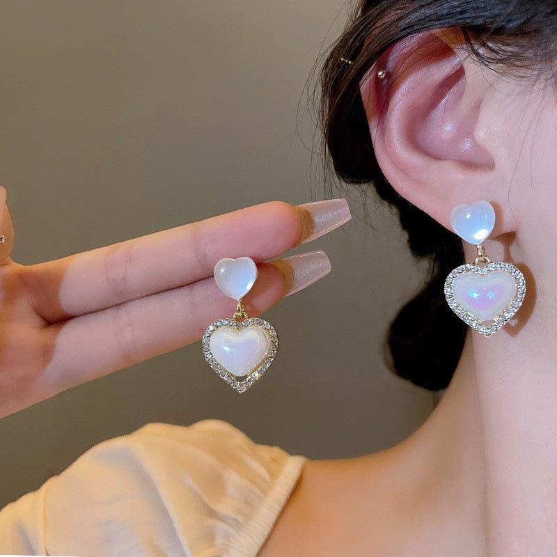 Korean sweet love opal earrings, niche design high-end love pearl earrings