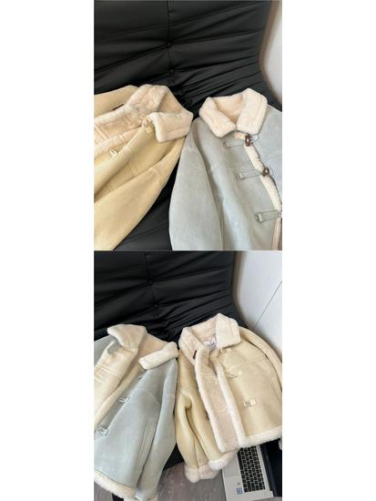 Damen Retro Samt Hirschleder Jacke mit Pelzfutter, Stehkragen und Hornknöpfen.