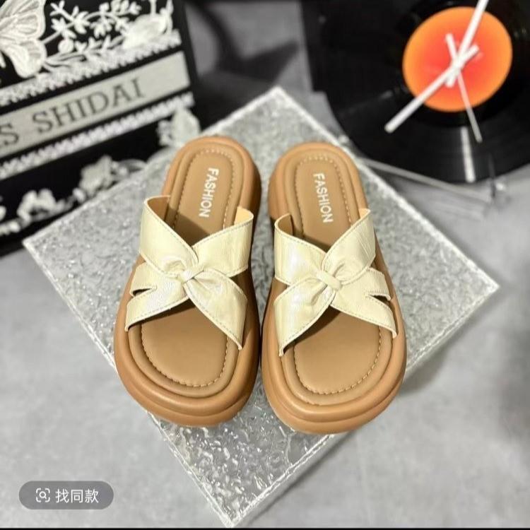 Muffin platform slippers women's summer wear 2025 new retro printing versatile with skirt cross with beach sandals