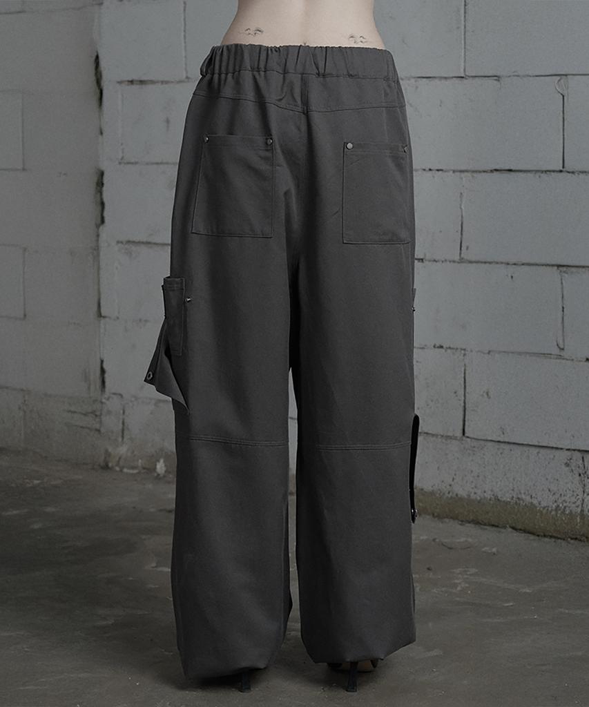 ETRE AU SOMMET Belted Two-Pocket Cutline Oversized Pants (Charcoal)