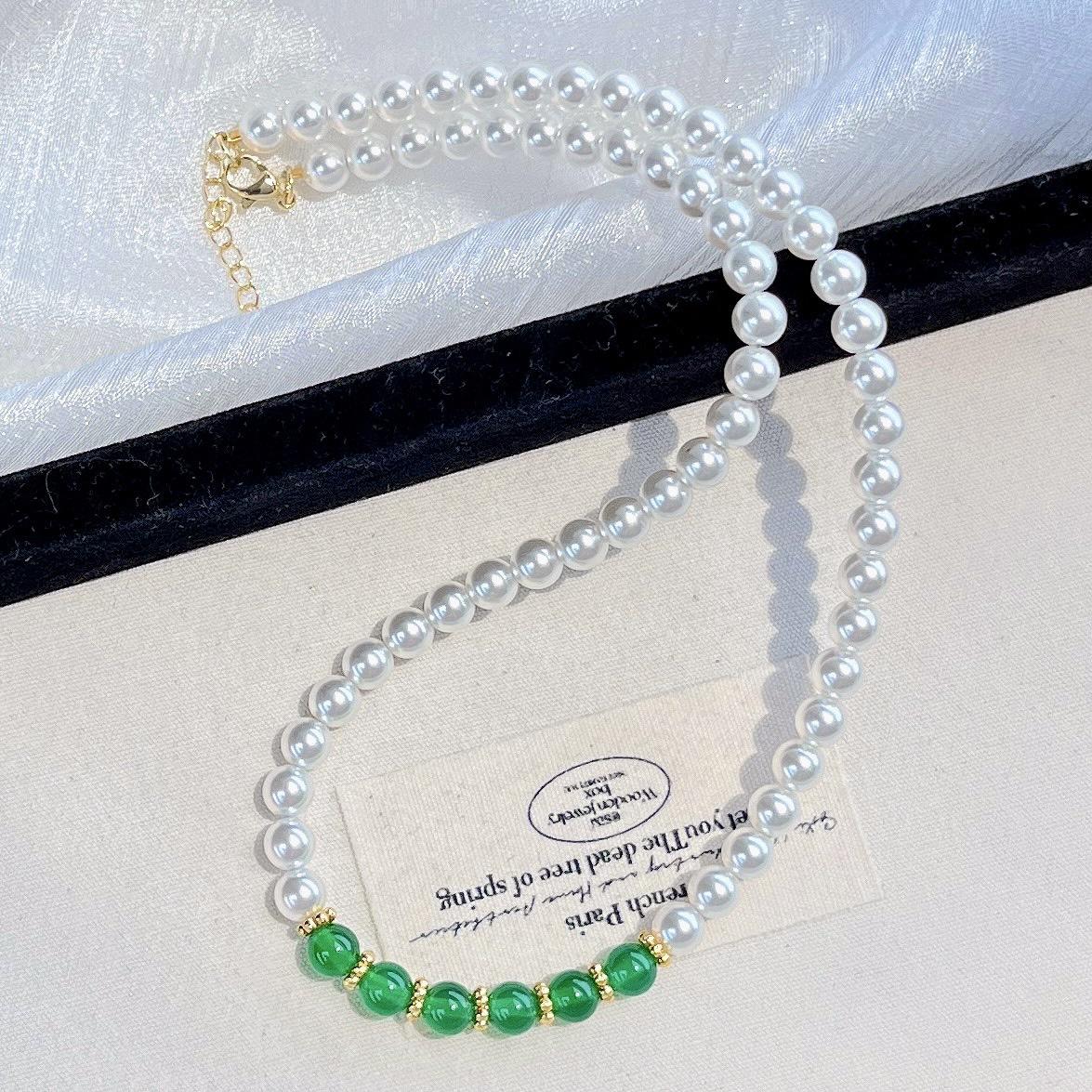 

High Gloss High Quality Artificial Crystal Pearl Natural Chalcedony Design Necklace Lock Necklace