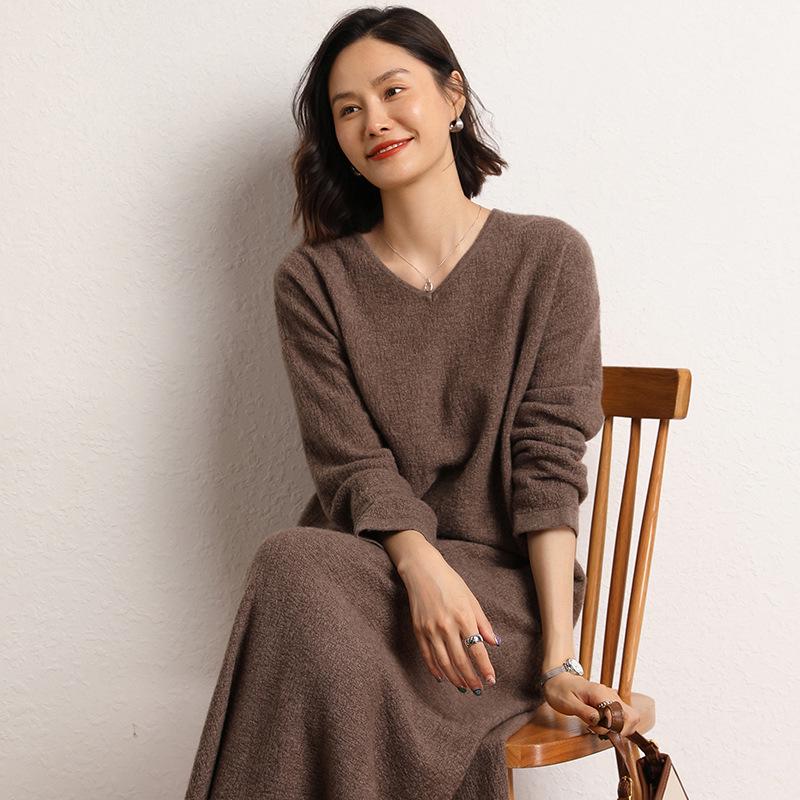 Korean Style Women's V-Neck Cashmere Pullover Sweater, 2023 New Loose Fit, Slimming & Flaw-Hiding Solid Color Knitwear