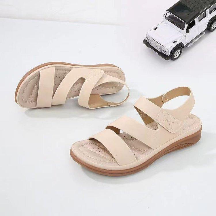 Middle-aged and Elderly Women's Sandals Are Light and Comfortable, Soft-soled Non-slip Shoes, Flat-soled Large-size Outer Wear