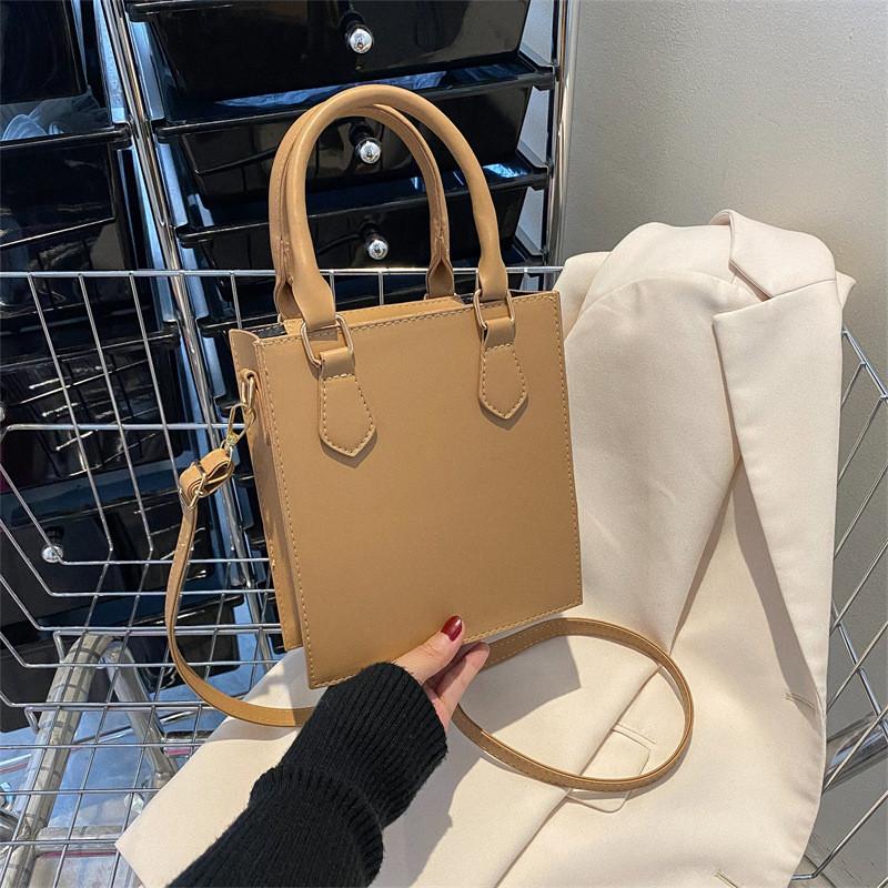 Stylish Pu Leather Women's Black Shoulder Bag 2023 Trendy Small Square Handbag