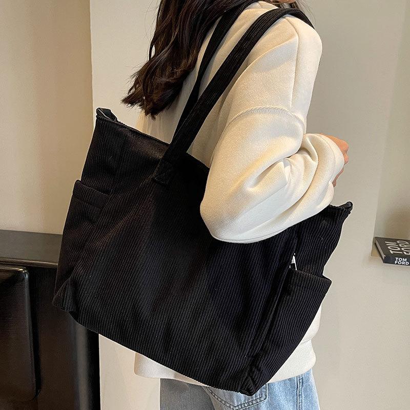 Casual corduroy messenger women's bag autumn and winter new literary and lazy wind large-capacity commuting shoulder tote bag