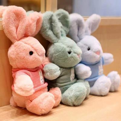 Bambola Coniglio Peluche Animale Morbido Ripieno con Maglioncino Lavorato a Maglia Staccabile Giocattolo Curativo Carino con Orecchie Lappe per Bambini Adulti Decorazione Camera da Letto Regali