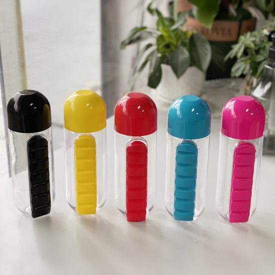 Pastillero Portátil Vaso de Agua 2 en 1 Botella de Agua con Organizador de Pastillas de 7 Días Fácil Montaje Vaso Recordatorio Diario de Pastillas para Viajes Hogar Trabajo Uso al Aire Libre