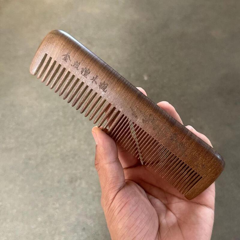Beiduo Yang Golden Silk Sandalwood Engraved Comb