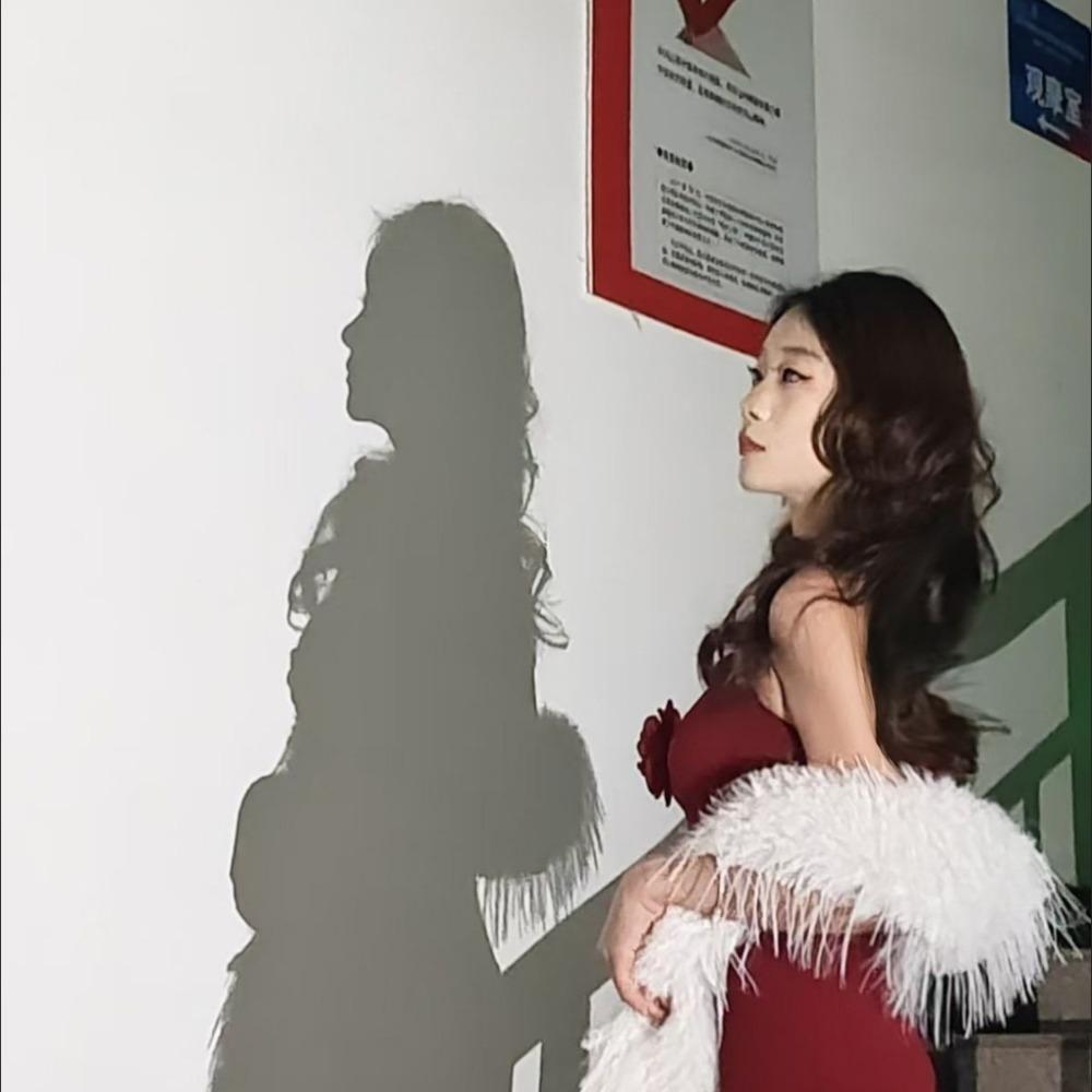 Super Dlouhý Plyšový Šátek z Imitace Kožešiny s Třásněmi Zimní Móda s Dopaminovým Plyšovým Peřím Nový Šátek