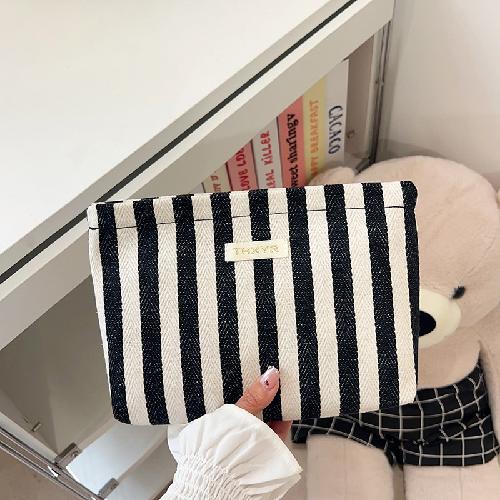 Korean ins polka dot love lipstick bag, high-value girl, hand-held makeup bag, large-capacity liner storage bag