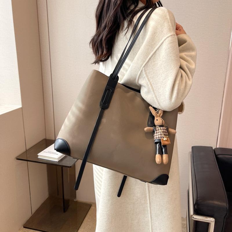 Fashion Large-capacity Tote Bag 2025 New Niche Design Simple Shoulder Bag To Work Commuter Handbag