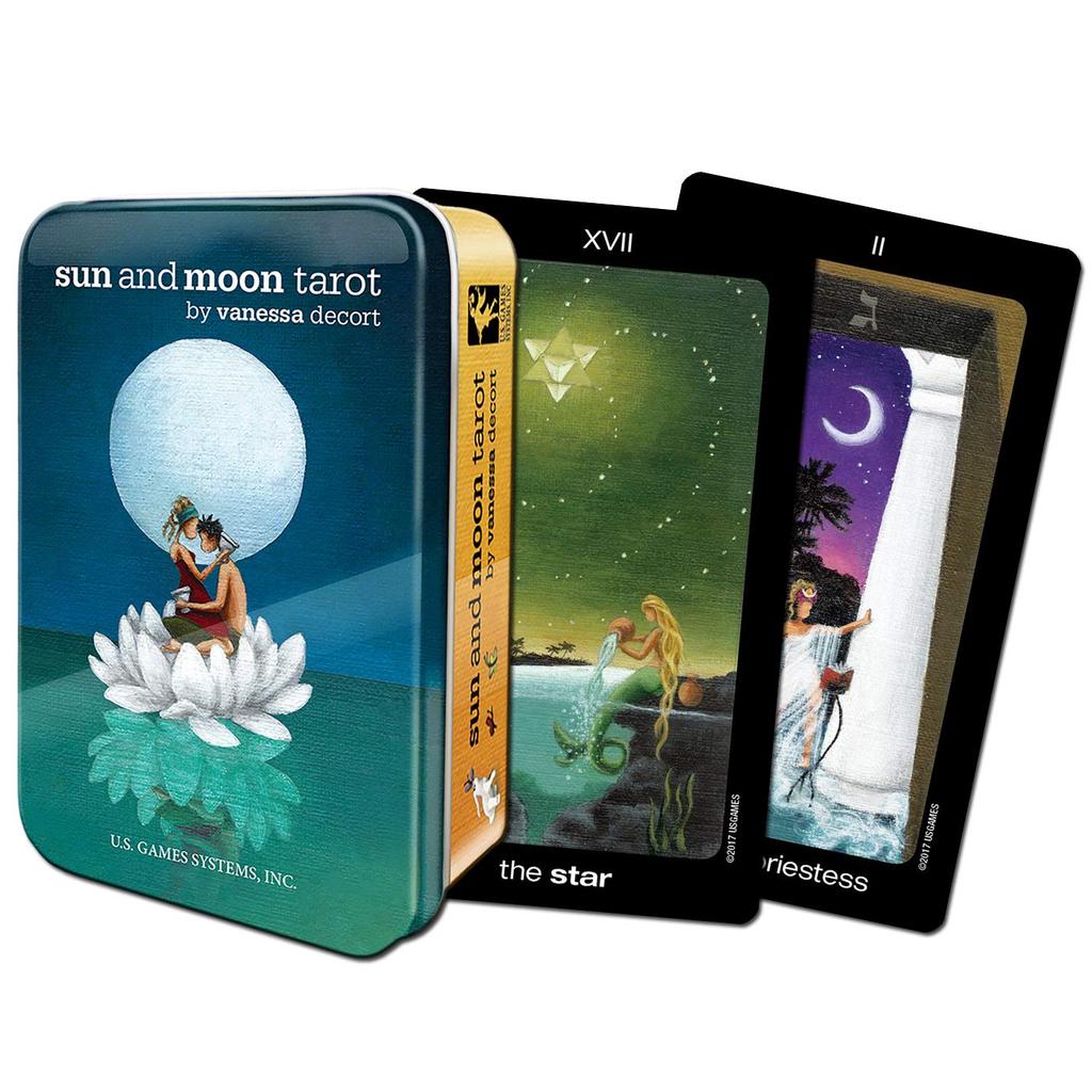 LANG Crowley Thoth Tarot and Moon Tarot a with Japanese instruction Tarot fortune telling Sun and Moon in a tin [Sun (in tin) manual] [Authentic]