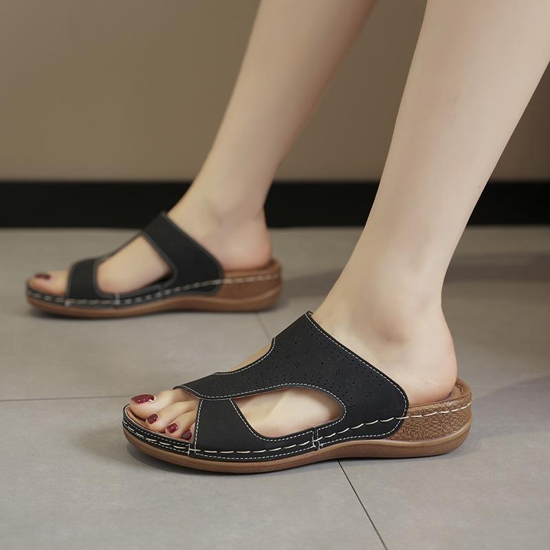 New Open Toe Women's Beach Slippers  Hot Sale Summer Fashion Breathable Comfortable Mid-heel Flat with Non-slip Women Shoes