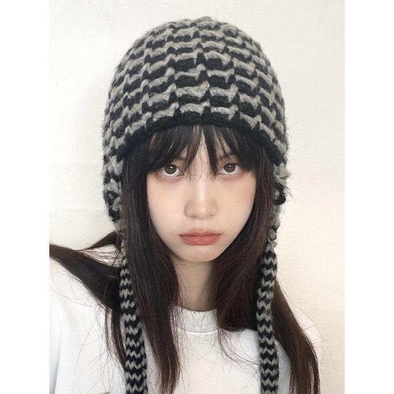 

Hand Knitted Color Blocked Woolen Hat for Women In Fall and Winter Pilot Braided Ear Protection Knitted Lei Feng Hat for Men M（56-58cm）