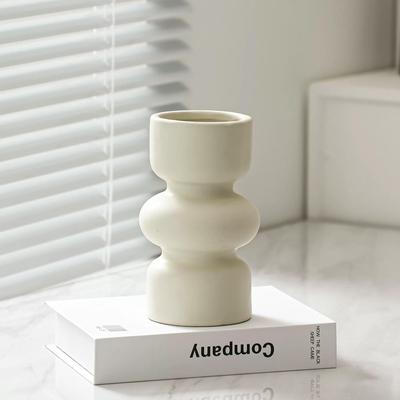 Nordic Cream Tulip Vase: Retro-Style Plastic Decor for Living Room or Homestay Flower Arrangement