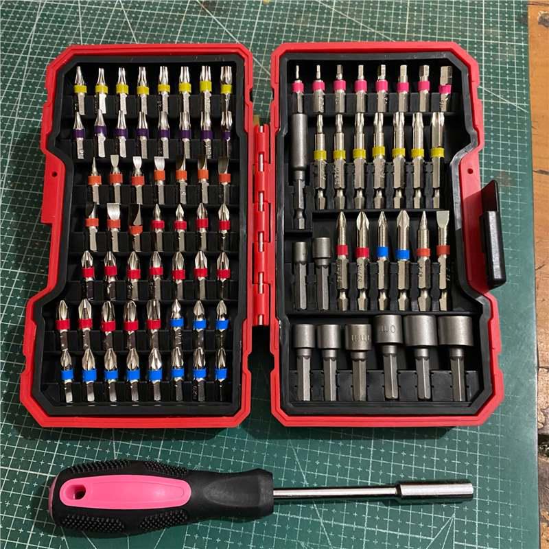 83-teiliges Regenbogen-Zauberkasten Schraubendreher- und Bit-Set - Elektrisch, Sechskant, Schlitz, Kreuzschlitz
