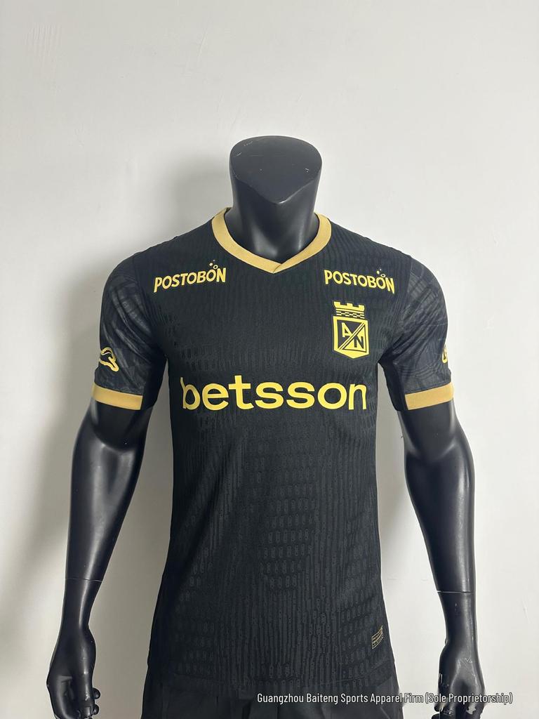 2526 Voetbalshirts: Chelsea, Wolves, Lissabon, Everton, River Plate, Cougars, Atlético Nacional - Thuis & Uit