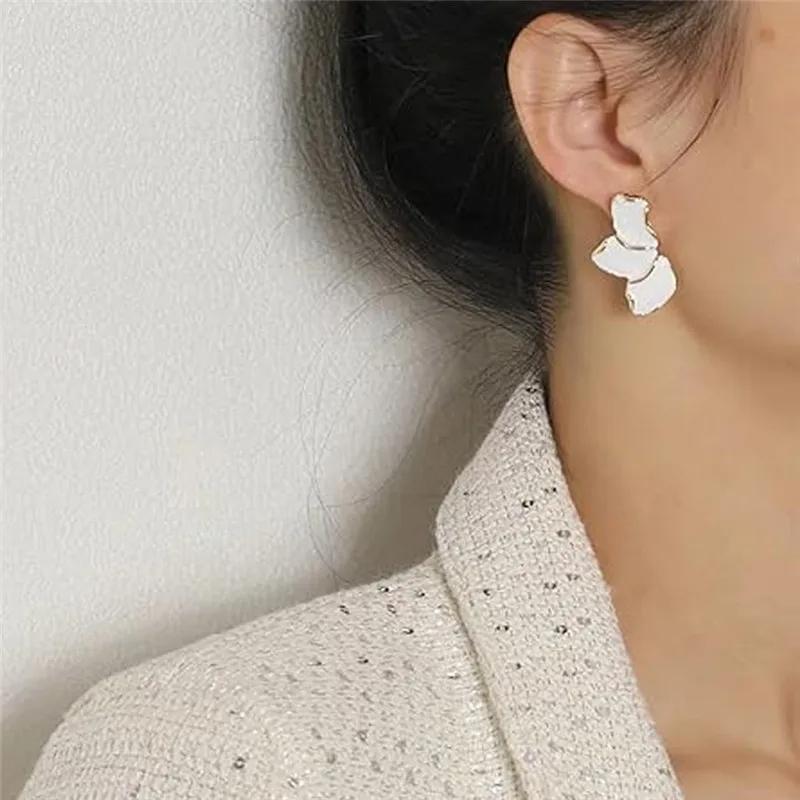 Vintage White Oil Dripping Flower Stud Earrings For Women Korean Metal Irregular Petal Post Earrings Zircon Party Accessories