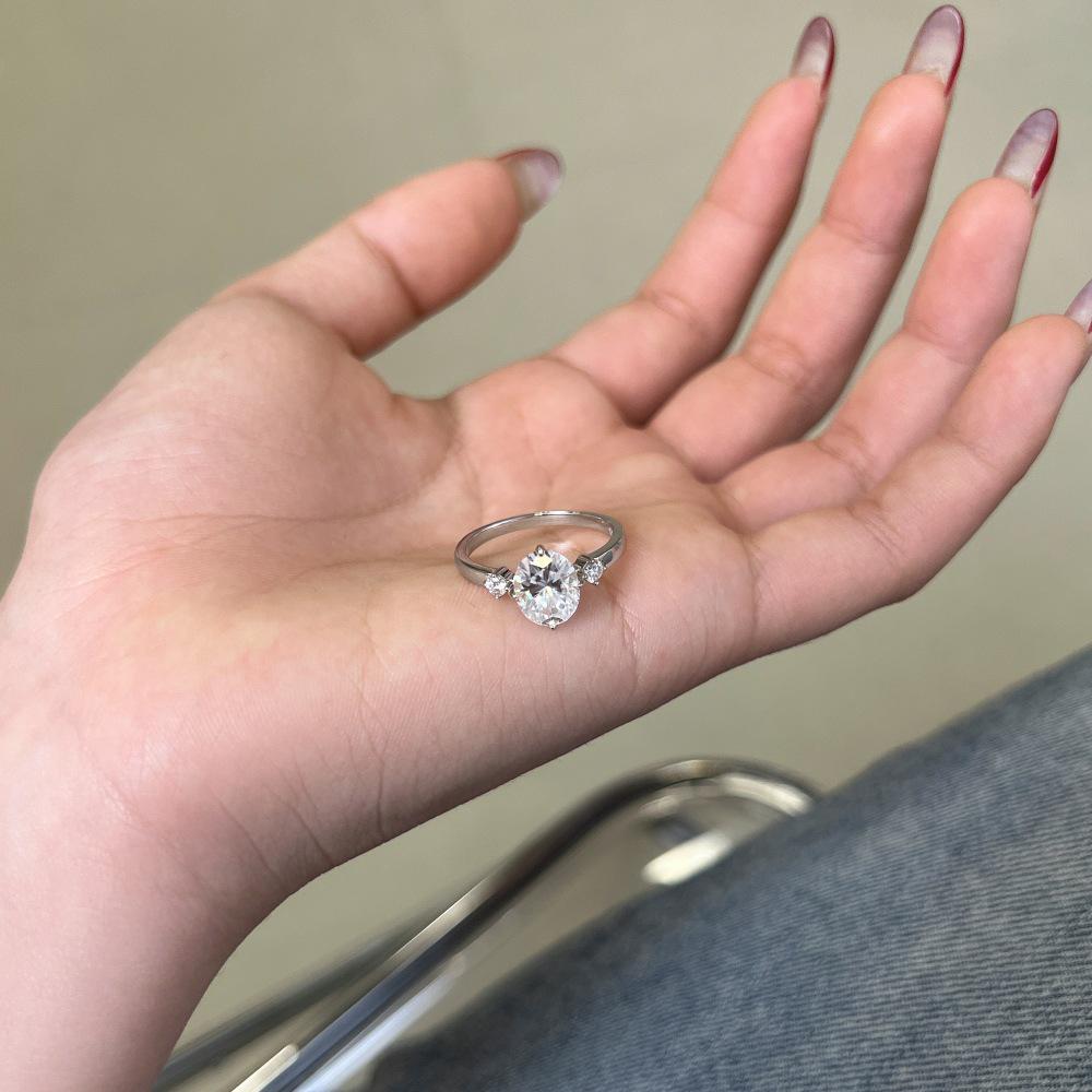 S925 Sterling Silver Women's Moissanite Ring - Irregular Oval Water Drop 2CT for a Niche, Luxurious Feel