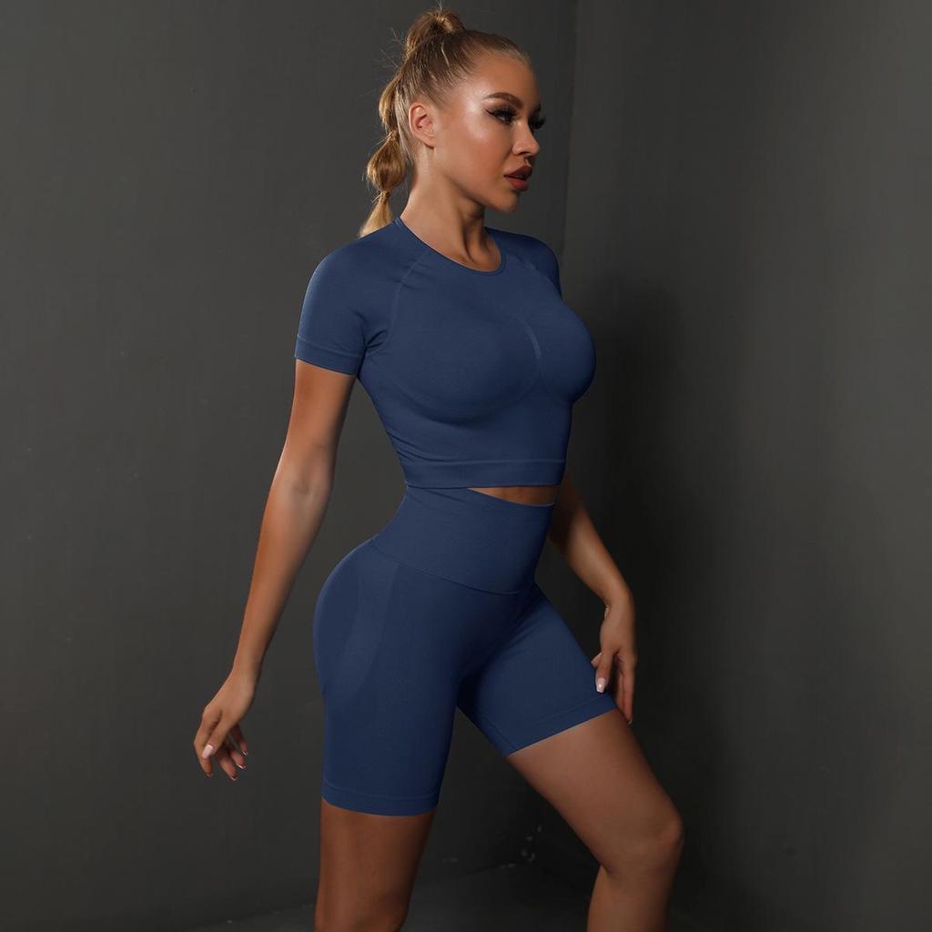 Seamless High-Elastic Yoga Two-Piece Set: Solid Color Peach Butt Short Sleeve and Shorts