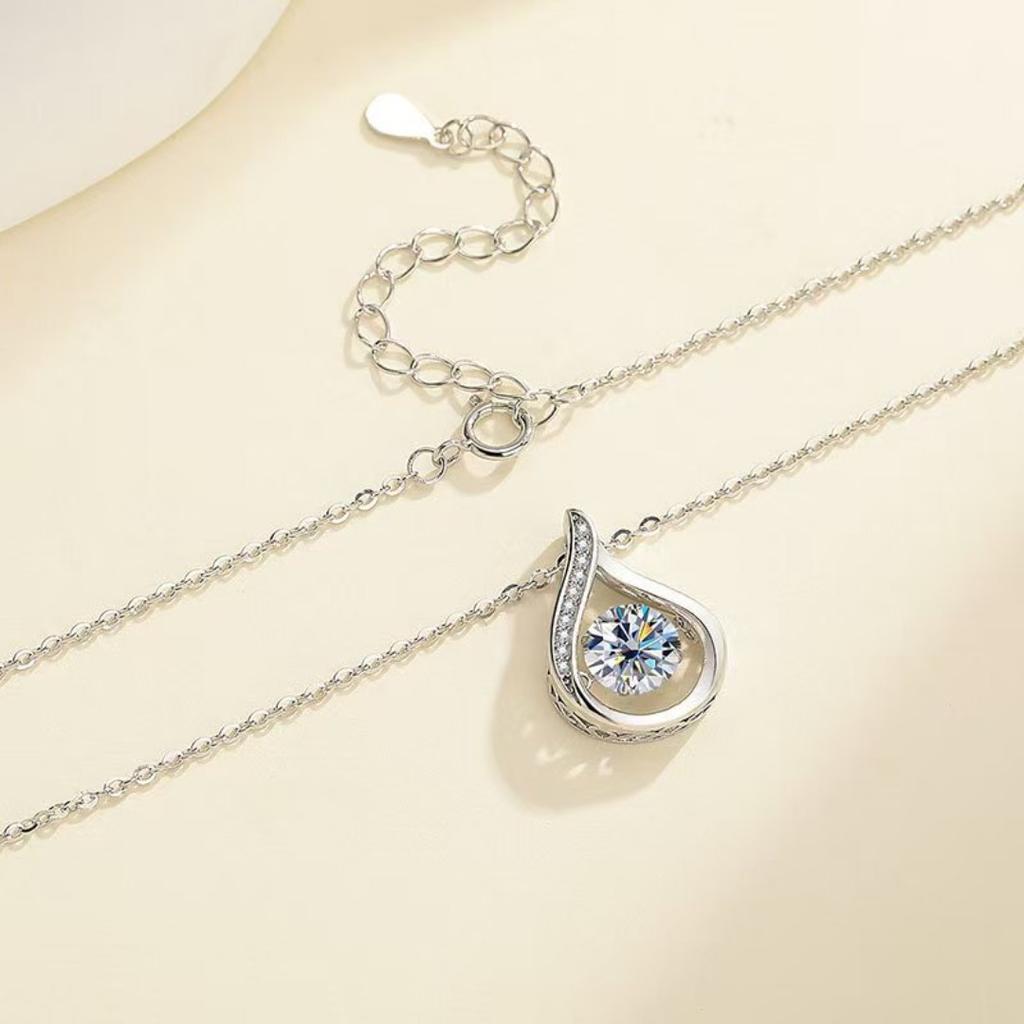 Sterling Silver S925 Smart Drop-shaped Necklace Women's Versatile Light Luxury High-end Moissanite Necklace Jewelry