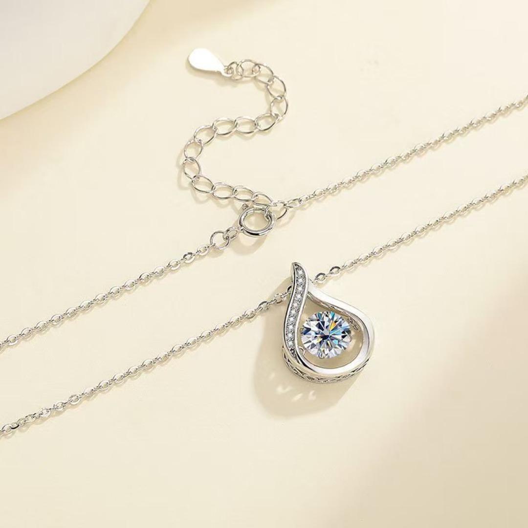 Sterling silver S925 smart drop-shaped necklace women s versatile light luxury high-end moissanite necklace jewelry
