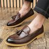 Luxus Designer Neue Herren Spitzschuhe Schwarz Braun Quasten Slipper Schuhe Für Herren Formelle Hochzeitskleidung Homecoming Zapatos Hombre