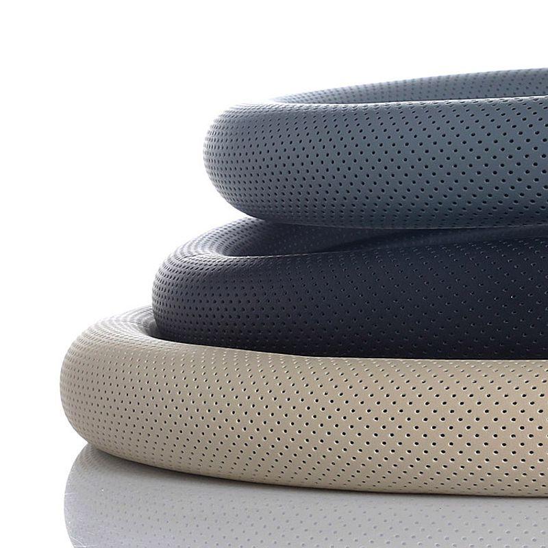 

Thin Perforated Car Steering Wheel Cover, Korean Style, Simple, Breathable, Non-Slip, Suitable for Women in Winter, Good Grip Black Medium Size [m] 38cm