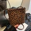 Fashiable Leopard Print Crossbody Bags for Women High End Commuter Retro Faux Suede Bucket Bag Trend Casual Shoulder Bags