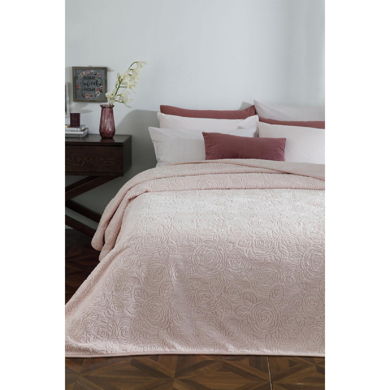 

Двойное одеяло с тиснением Shabby Rose 200x220 см, пудра