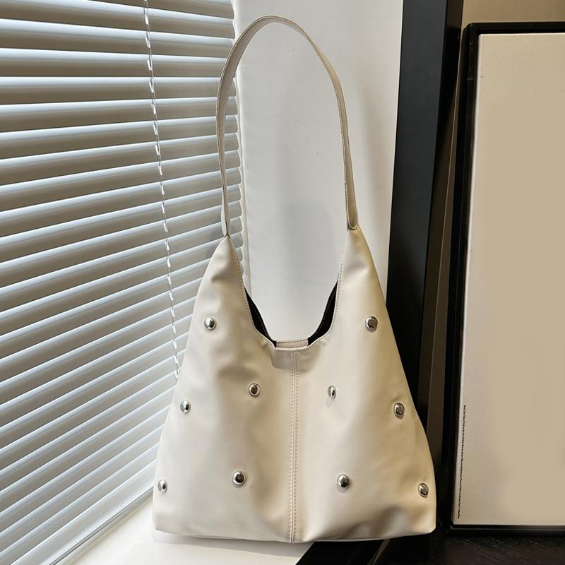 

Yogodlns Панк Стиль Украшенная Двусторонняя Круглая Сумка-Ведро Нишевая Роскошная Шикарная Женская Подмышечная Сумка Большой Вместимости Сумка на Плечо 33.5x12.5x37cm белый