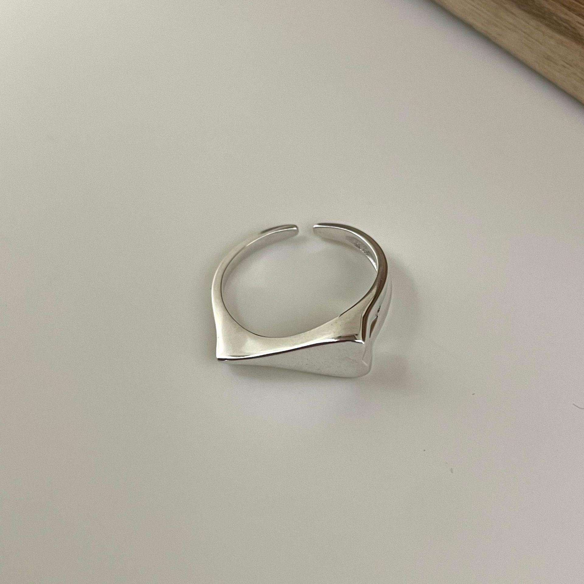 

Suichuang S925 Стерлинговое серебро Геометрический дизайн сердца Женское кольцо Adjustable