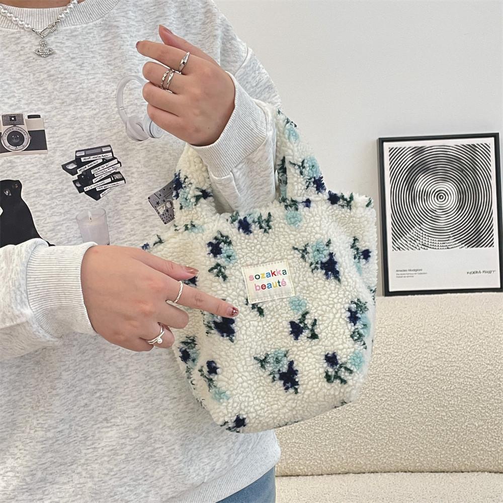 Stylish Plush Bucket Bag With Floral Design Soft And Cozy Handheld Tote Perfect For Everyday Use