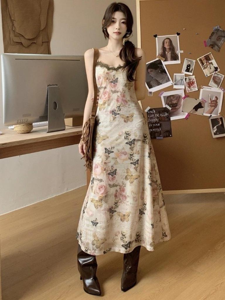 Butterfly Floral French Camisole Dress: V-Neck, Slim Fit, Cinched Waist, Bodycon Long Dress - Perfect for Summer Vacation.