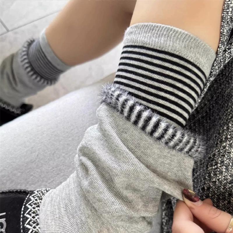 Autumn Girl Mid-calf Double-layer Spliced Socks for A Slimming and Stylish Look, Flared Flared Combed Cotton Pile Socks, Niche Striped Trendy Socks