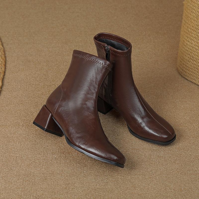 French Pleated Black Small Short Boots Women's 2025 Autumn and Winter New Square Head Thick Heel Side Zipper Fashionable Retro Single Boots