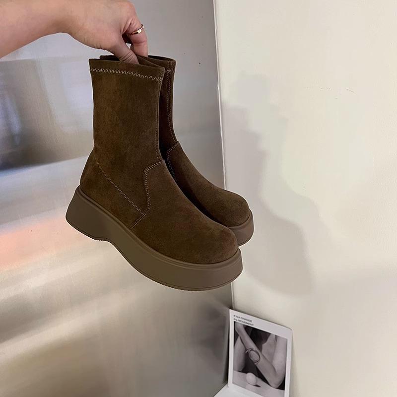 

Эластичные ботинки на толстой подошве женские зимние бархатные 2024 новые интернет-знаменитость универсальные ботинки-рыцари на одной педали популярные короткие ботинки 50 Non-main picture