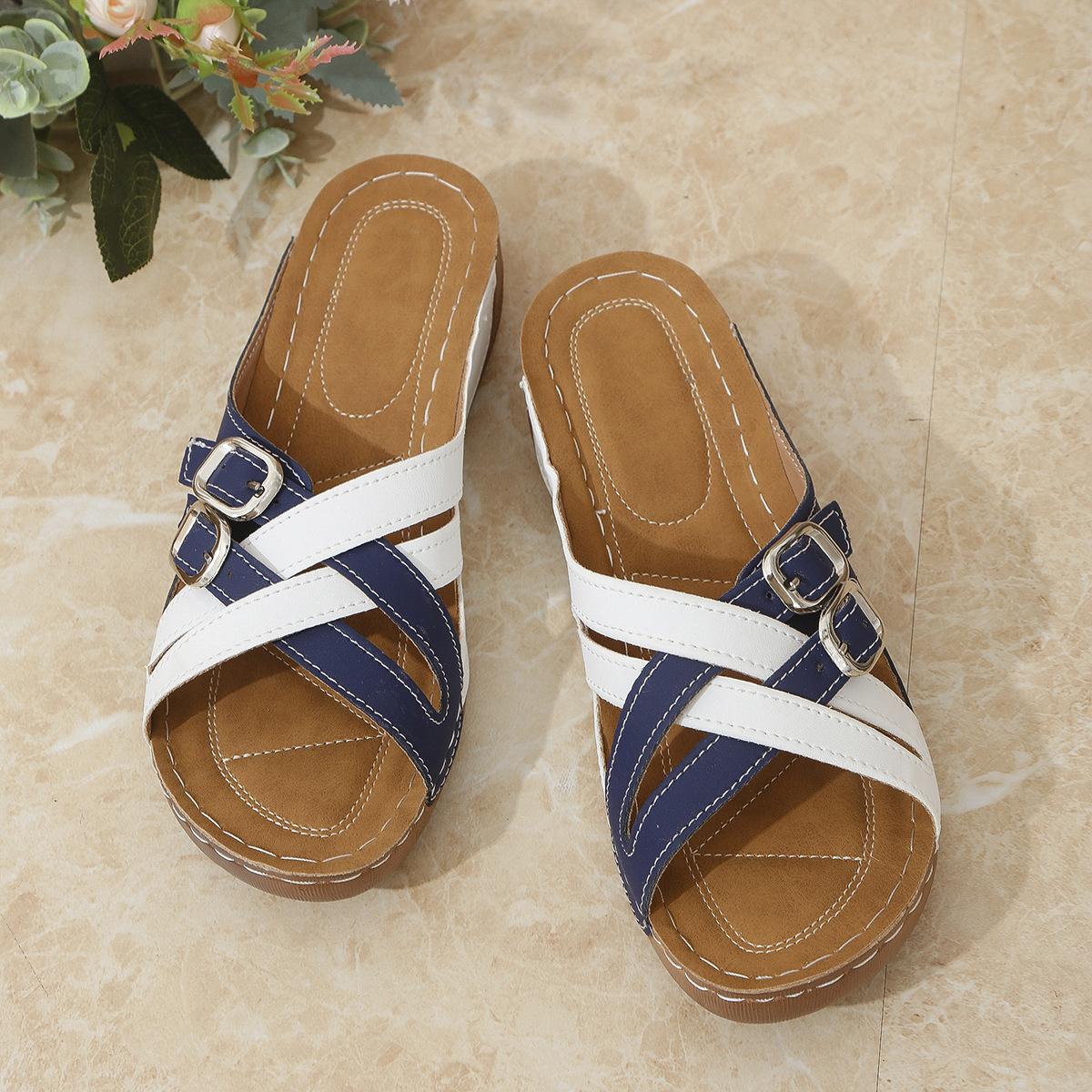 

European and American large-size color-matching slippers women s new fish mouth thick-bottomed fashion belt buckle one-word cool slippers 43