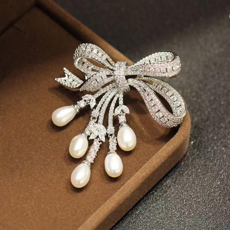 Luxury Zircon Pearl Bowknot Tassel Fashion Brooch Pins For Women Creative Handmade Suit Corsage Pins Clothing Accessories Gifts