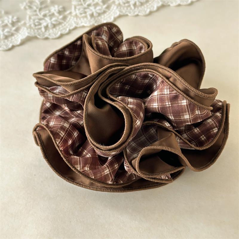 Vintage Plaid Scrunchies Large Hair Tie for Women Aesthetic Casual Weekend Look Fashion Hair Accessory