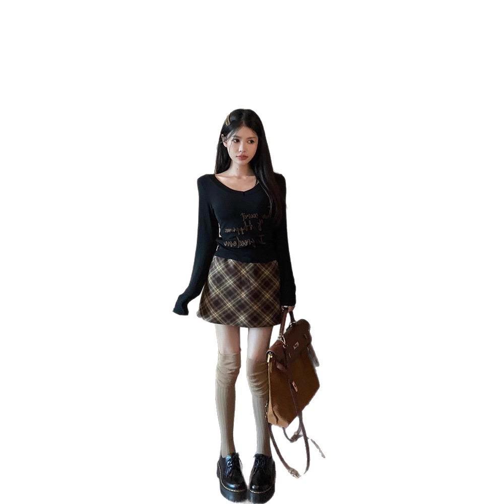 2025 Autumn Korean V-neck Long-sleeve Women's Letter Print Slim-fit T-shirt