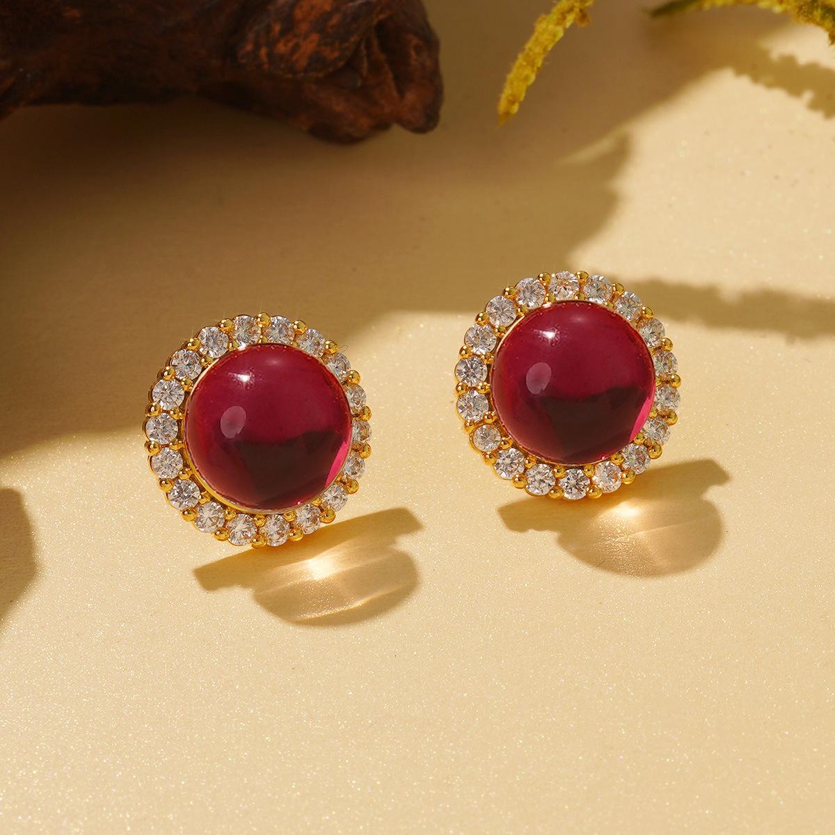 

Retro Hong Kong style exquisite diamond-encrusted colored stud earrings 2026 new court style elegant earrings light luxury high-end earrings