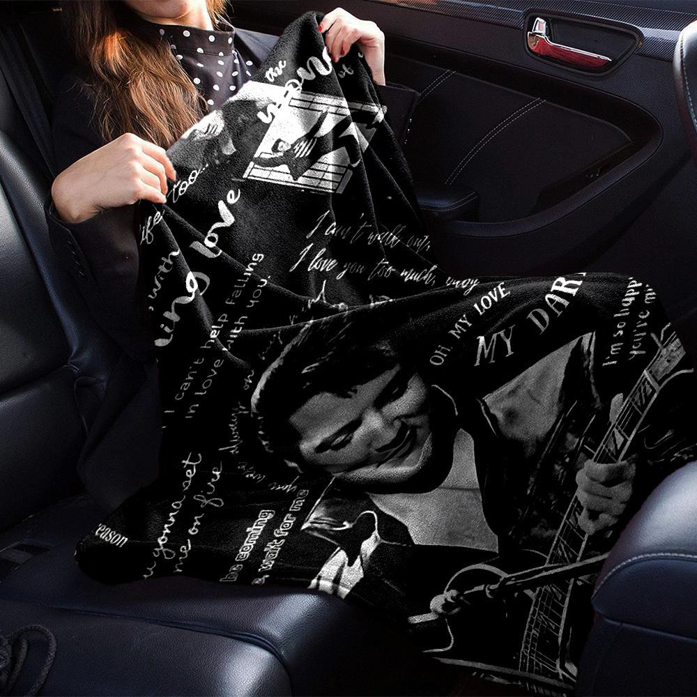 1pc love burning Soft Flannel All Season Throw for Home, Office, Outdoor UseDurable Comfort Soft Warm Throw for Home, Travel All Season