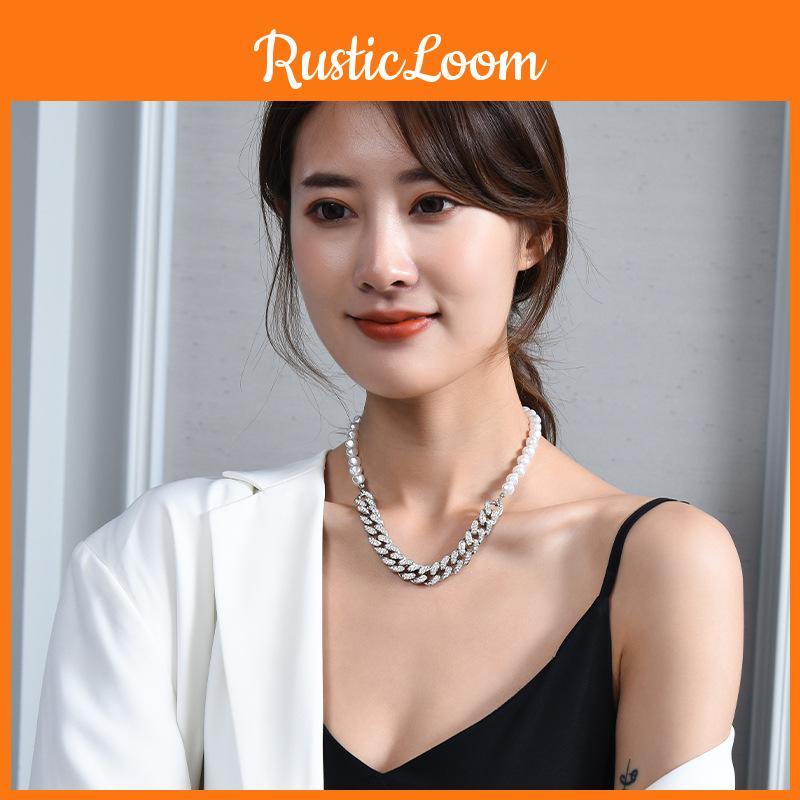 Unique Pearl Short Necklace For Women With Dazzling Rhinestones For Fashionable Style