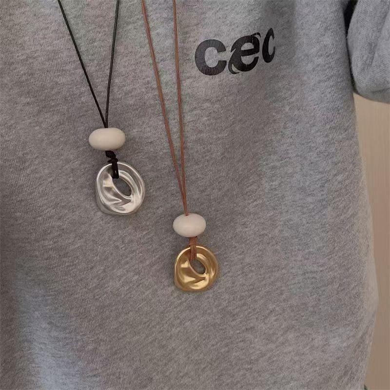 Irregular Geometric Pendant Necklace with Adjustable Pull-out Accessory