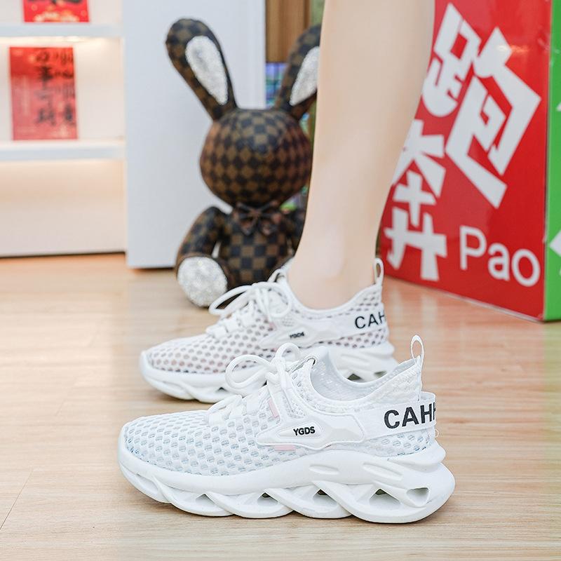 Fashion Trendy and Minimalist Sports Shoes 2024 New Breathable Mesh with Increased Anti Slip and Versatile Casual Vulcanized Shoes